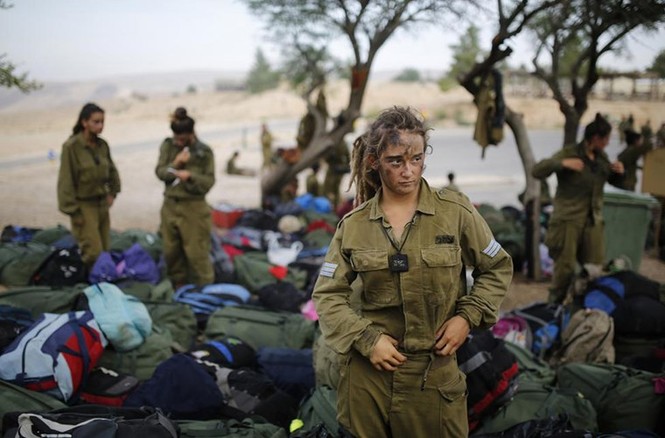 Nhan sắc gây mê của những nữ chiến binh Israel - ảnh 4