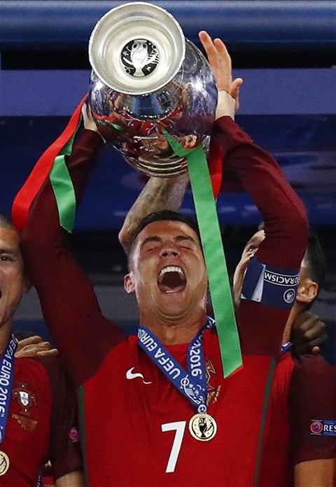 Ronaldo - Người đàn ông của nước mắt - ảnh 2