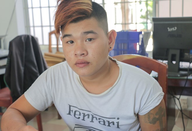Bắt băng xăm trổ chuyên chặn taxi cướp tài sản - ảnh 1