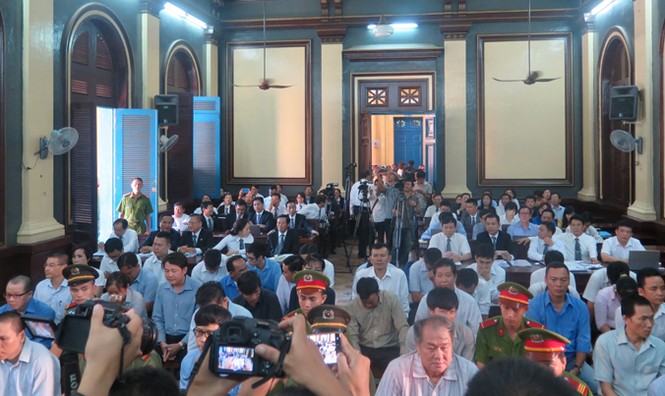 An ninh siết chặt phiên tòa ‘đại án’ Ngân hàng Xây dựng - ảnh 6