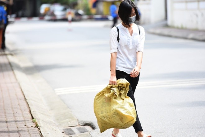 Đạo cụ độc đáo của thí sinh thi làm diễn viên - ảnh 10