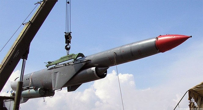 Cận cảnh tên lửa diệt hạm trên tàu tuần dương Slava Nga - ảnh 7
