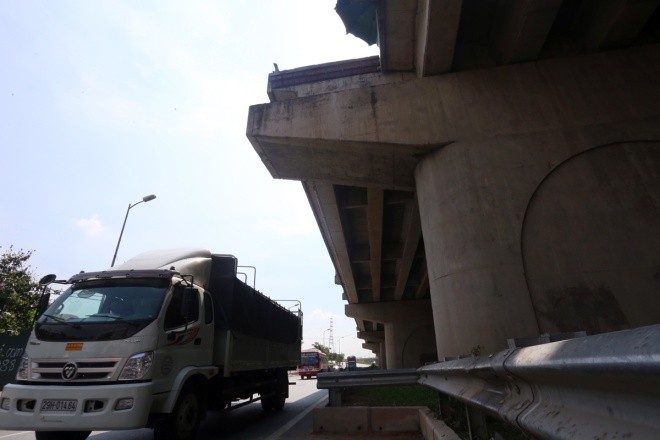 'Bẫy tử thần' ở cầu cạn Vành đai 3 Hà Nội - ảnh 6
