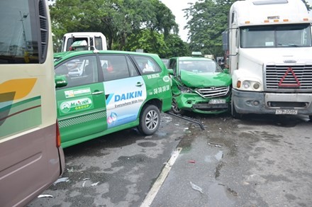 BẢN TIN ATGT: Đấu đầu xe khách, người đi xe máy tử vong tại chỗ - ảnh 2