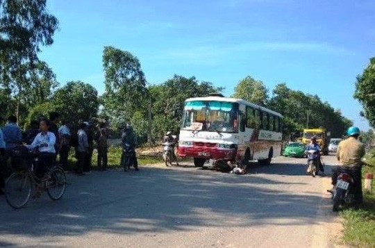 BẢN TIN ATGT: Đấu đầu xe khách, người đi xe máy tử vong tại chỗ - ảnh 5
