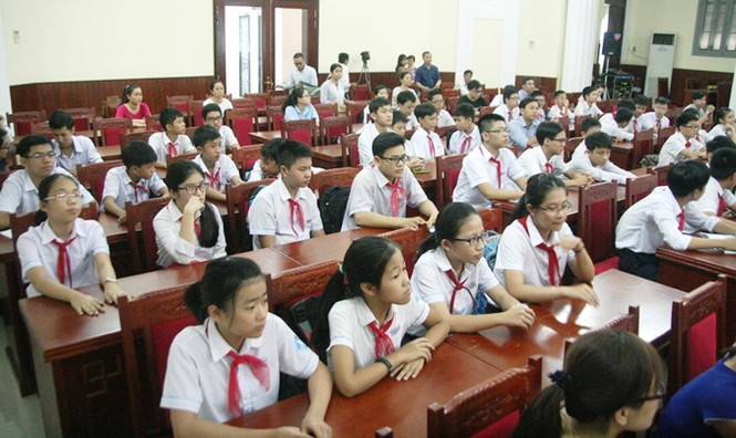 GS Ngô Bảo Châu giảng bài tại Đại học Huế - ảnh 2