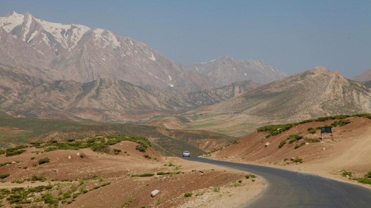 Kỳ diệu sông băng trong sa mạc Iran - ảnh 1