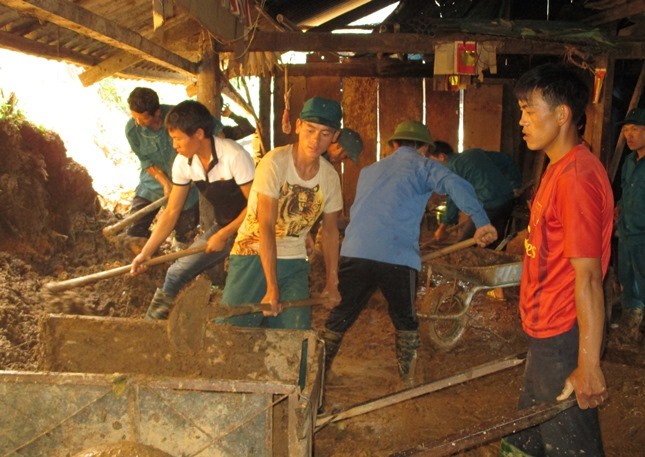 Thanh niên Yên Bái ra quân khắc phục hậu quả bão số 3 - ảnh 1