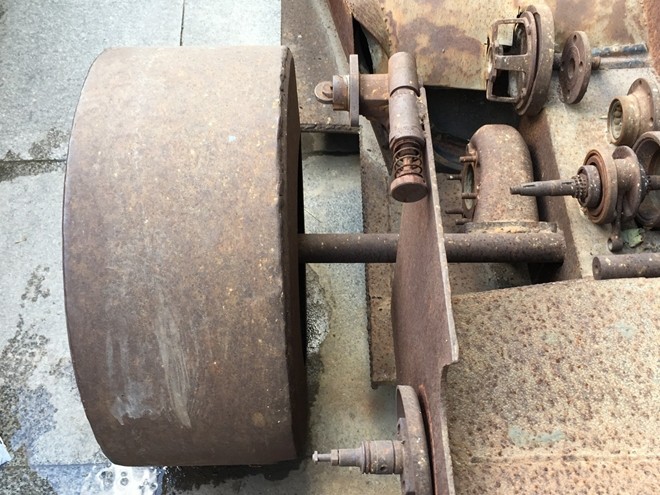 Sửng sốt với siêu xe Công thức 1 tự chế từ sắt vụn - ảnh 5