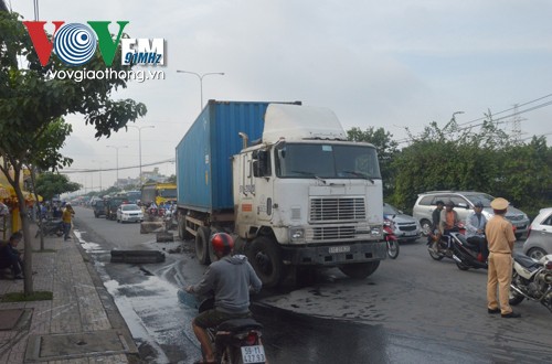 BẢN TIN ATGT: Xe chở quan tài tông gục 2 người giữa đường - ảnh 3