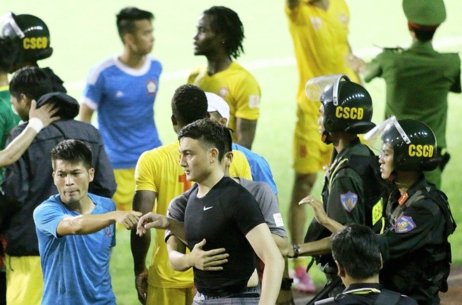Cầu thủ Hải Phòng suýt đánh nhau sau khi mất ngôi đầu V-League - ảnh 5