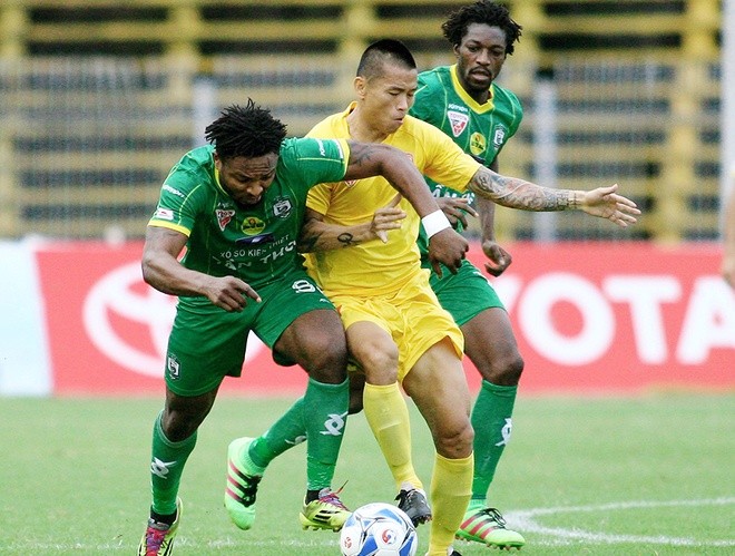 Cầu thủ Hải Phòng suýt đánh nhau sau khi mất ngôi đầu V-League - ảnh 9