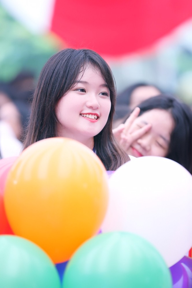 Vẻ đẹp tinh khôi của nữ sinh trường Việt Đức ngày khai trường - ảnh 4
