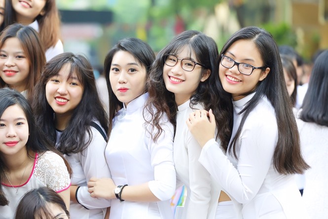 Vẻ đẹp tinh khôi của nữ sinh trường Việt Đức ngày khai trường - ảnh 2
