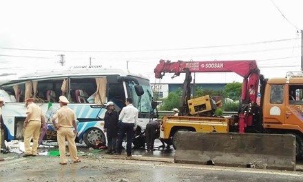 BẢN TIN ATGT: Ô tô “điên” lấn làn tông chết hai nữ sinh THPT - ảnh 4