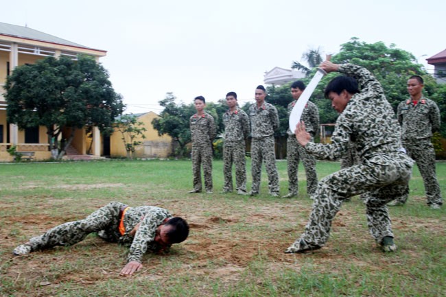 Mục kích đặc công chống khủng bố khổ luyện - ảnh 9