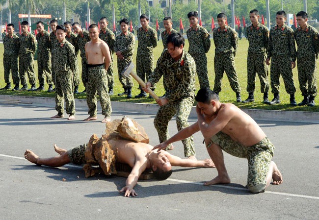 Mục kích đặc công chống khủng bố khổ luyện - ảnh 3