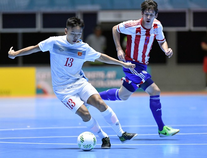 Thua đậm Paraguay, tuyển Việt Nam mất ngôi nhì bảng - ảnh 1