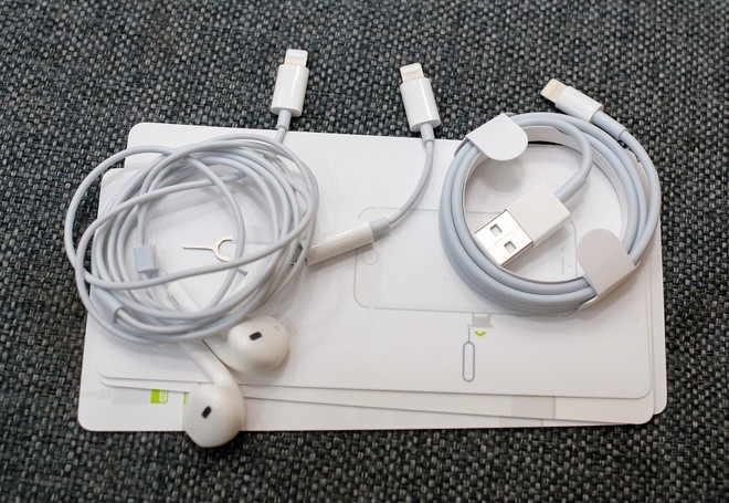 Đập hộp iPhone 7 đầu tiên về Việt Nam - ảnh 3