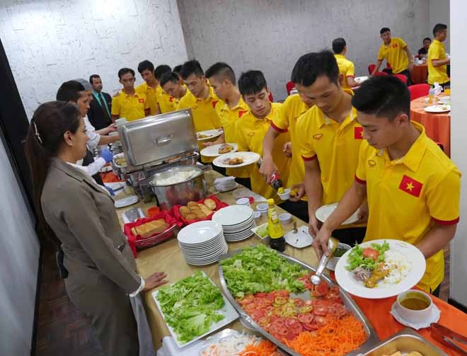 Đấu Italia, tuyển Việt Nam phải hành quân xa - ảnh 1
