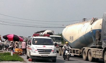 BẢN TIN ATGT: Bị ô tô tông chết vì đột ngột quay xe - ảnh 6