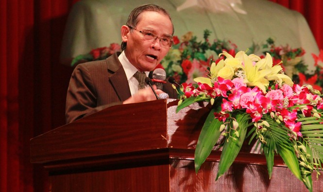 ĐH Duy Tân trao học bổng 800 triệu cho thủ khoa - ảnh 1