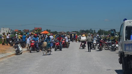BẢN TIN ATGT: Người đàn ông chết thương tâm dưới bánh xe tải - ảnh 3