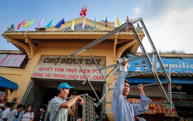 TPHCM đóng cửa chợ Bình Tây để sửa chữa - ảnh 11