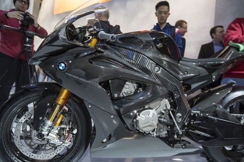 Cận cảnh 'quái thú' BMW HP4 Race - siêu môtô công nghệ mới - ảnh 1