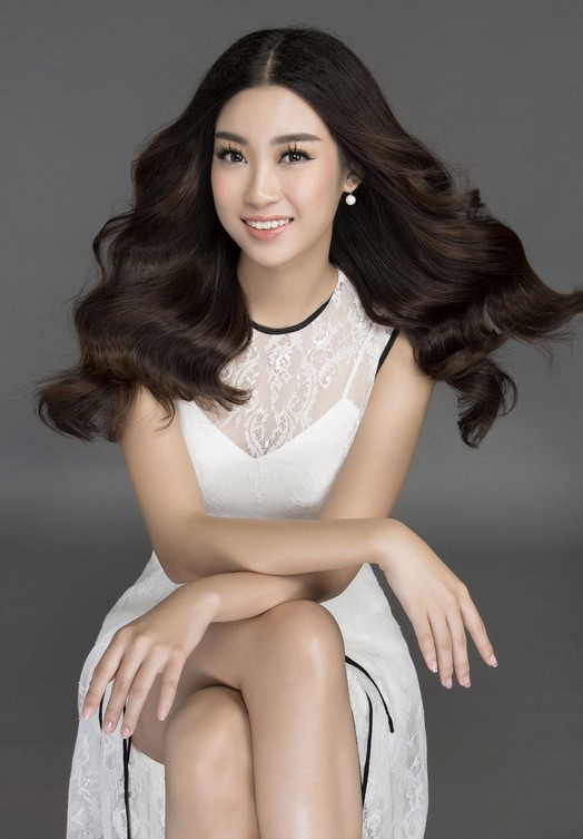Hoa hậu Mỹ Linh làm 'nàng thơ' trong bộ sưu tập váy - ảnh 4