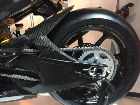 Cận cảnh 'quái thú' BMW HP4 Race - siêu môtô công nghệ mới - ảnh 5