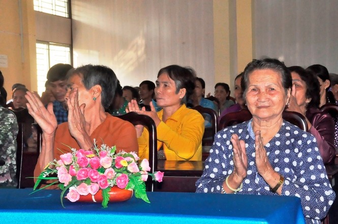 Chia sẻ khó khăn với bà con nghèo Cần Thơ - ảnh 2