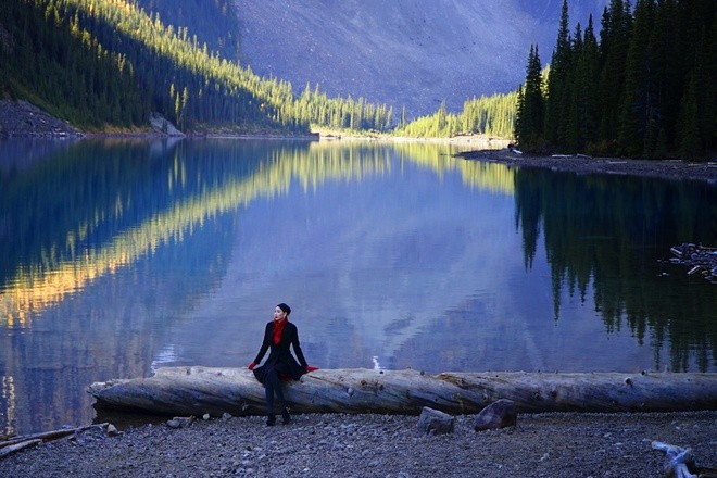 Hà Kiều Anh say đắm vẻ đẹp hồ thu Canada - ảnh 5