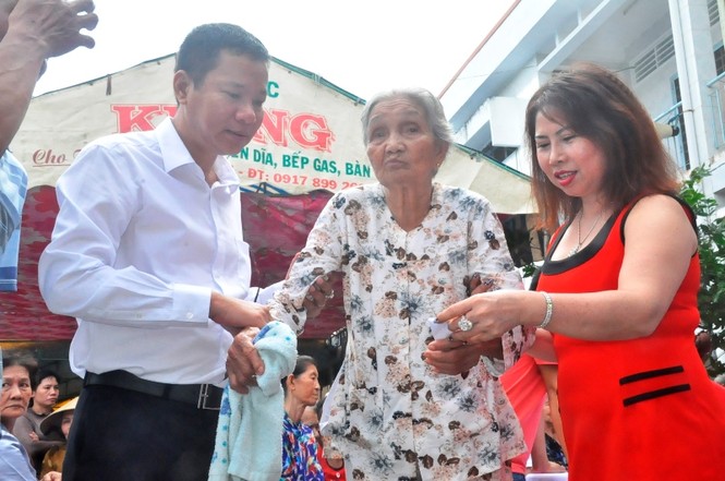 Chia sẻ khó khăn với bà con nghèo Cần Thơ - ảnh 5