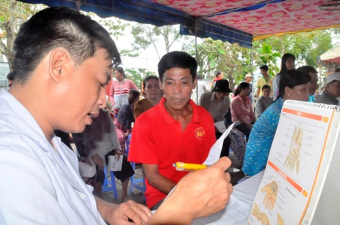 Chia sẻ khó khăn với bà con nghèo Cần Thơ - ảnh 7