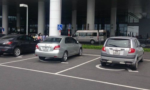Những kiểu đỗ xe khiến người khác 'bốc hỏa' - ảnh 13