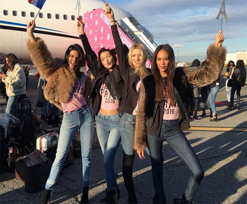 Cận cảnh dàn chân dài Victoria's Secret đổ bộ Paris - ảnh 4