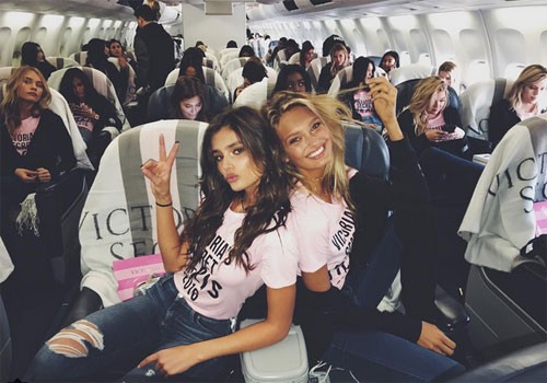 Cận cảnh dàn chân dài Victoria's Secret đổ bộ Paris - ảnh 7