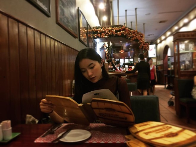 ‘Nữ thần sắc đẹp’ Thái Lan khoe ảnh chụp ở Sài Gòn - ảnh 6