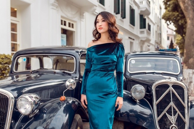 Hoa hậu Mỹ Linh rạng rỡ xuống phố mùa đông - ảnh 3
