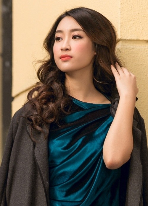 Hoa hậu Mỹ Linh rạng rỡ xuống phố mùa đông - ảnh 5