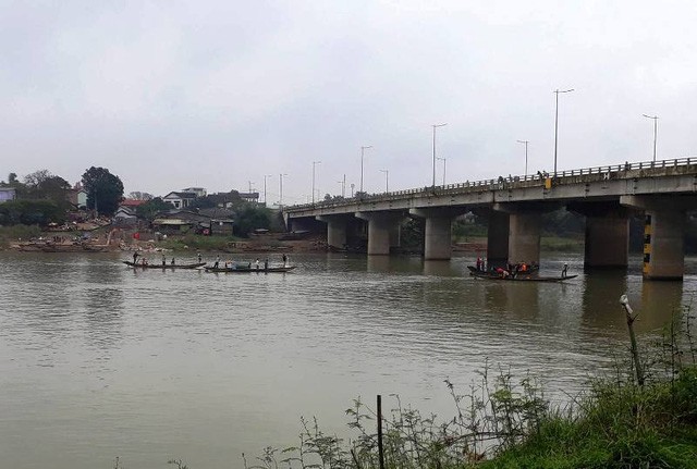 Một giáo viên nghi mất tích dưới sông Thạch Hãn - ảnh 1