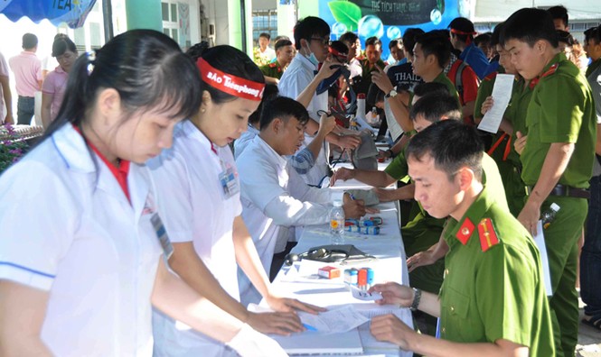 Chủ Nhật Đỏ 2017, Báo Tiền Phong - ảnh 2