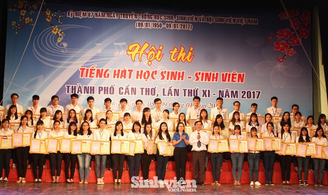 Tuyên dương 77 'sinh viên 5 tốt' thành phố Cần Thơ - ảnh 2