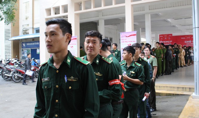 Chủ Nhật Đỏ ở Đà Nẵng: 'Đó là yêu thương...' - ảnh 2