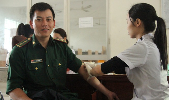 Đà Nẵng: Xếp hàng hiến máu từ ban mai - ảnh 2