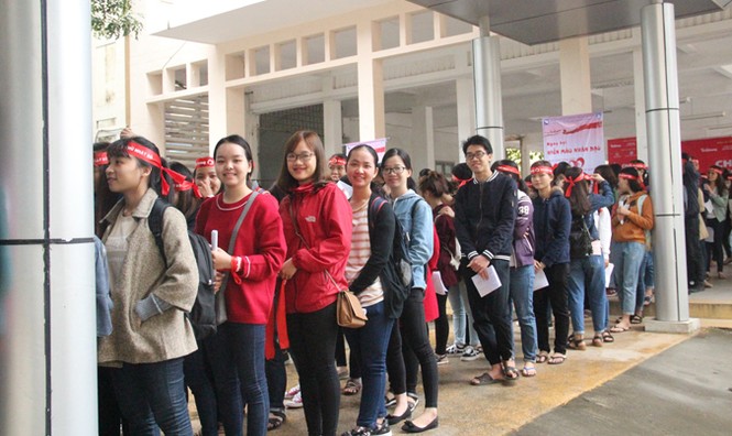 Đà Nẵng: Xếp hàng hiến máu từ ban mai - ảnh 4
