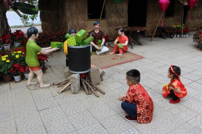 Đàn gà khổng lồ bên dòng sông Hương - ảnh 8