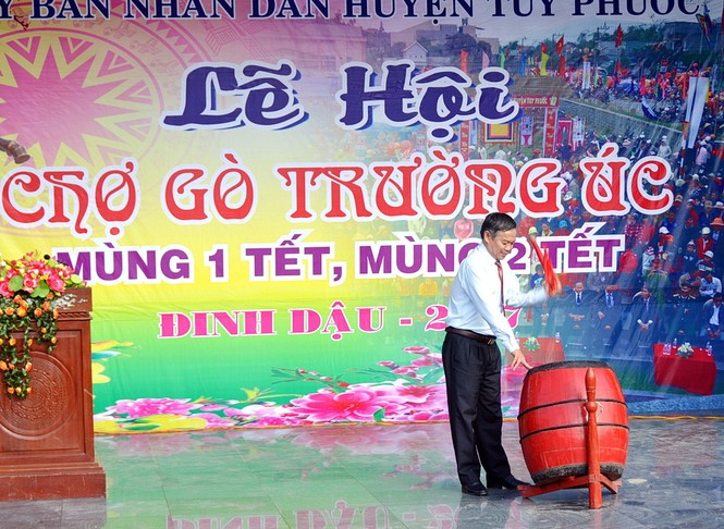 Hàng ngàn người dân náo nức đi dự Lễ hội Chợ Gò - ảnh 2