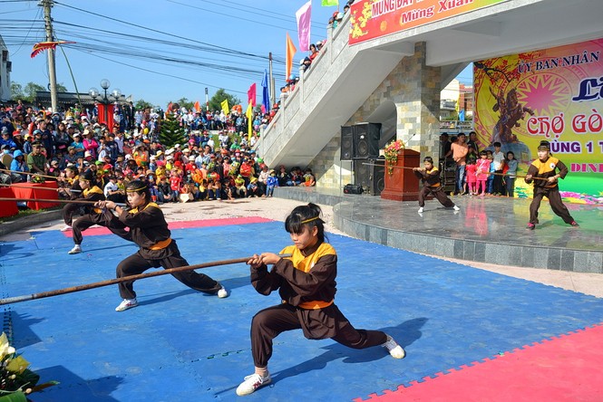 Hàng ngàn người dân náo nức đi dự Lễ hội Chợ Gò - ảnh 5